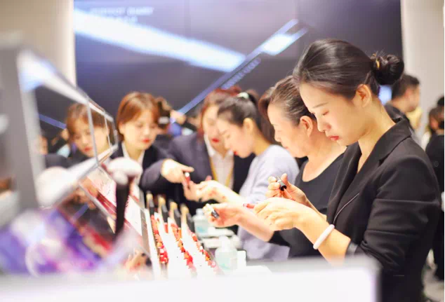 【裂变和引流】案例解析：完美日记是怎样做好社群营销用户运营的？